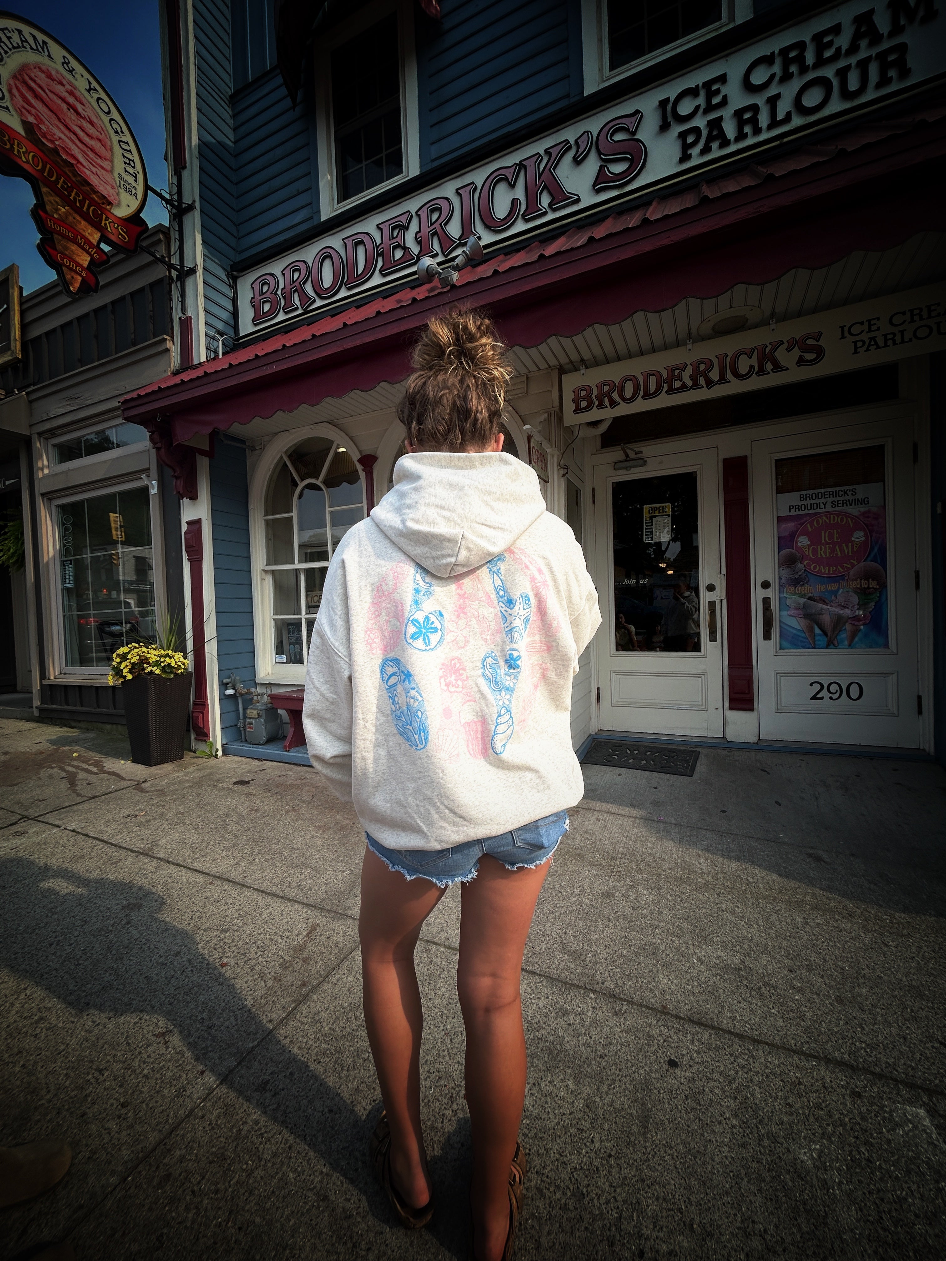 Beach days hoodie in cloudy paradise