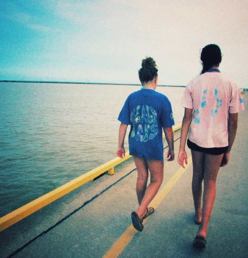 Beach days t-shirt in sweet hibiscus