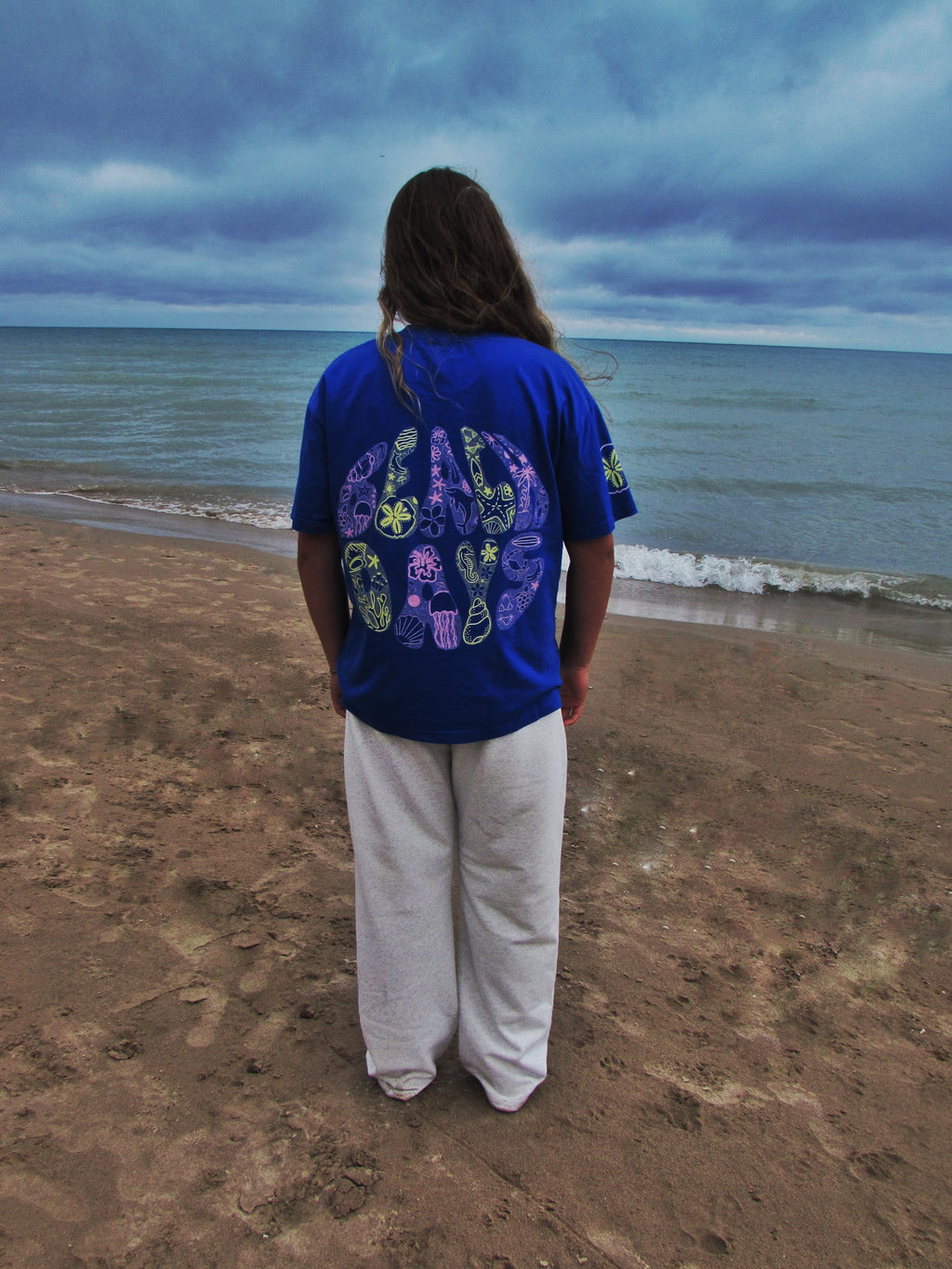 Beach days t-shirt in coastal lagoon
