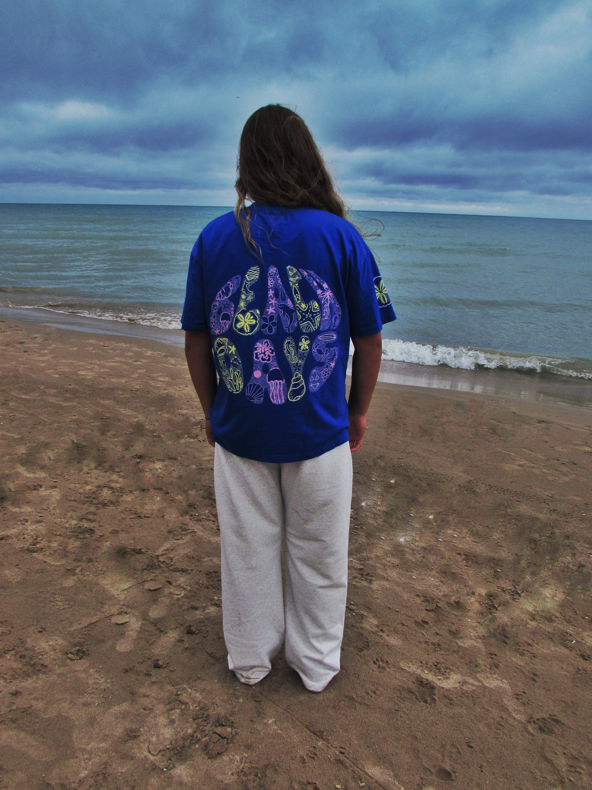 Beach days t-shirt in coastal lagoon