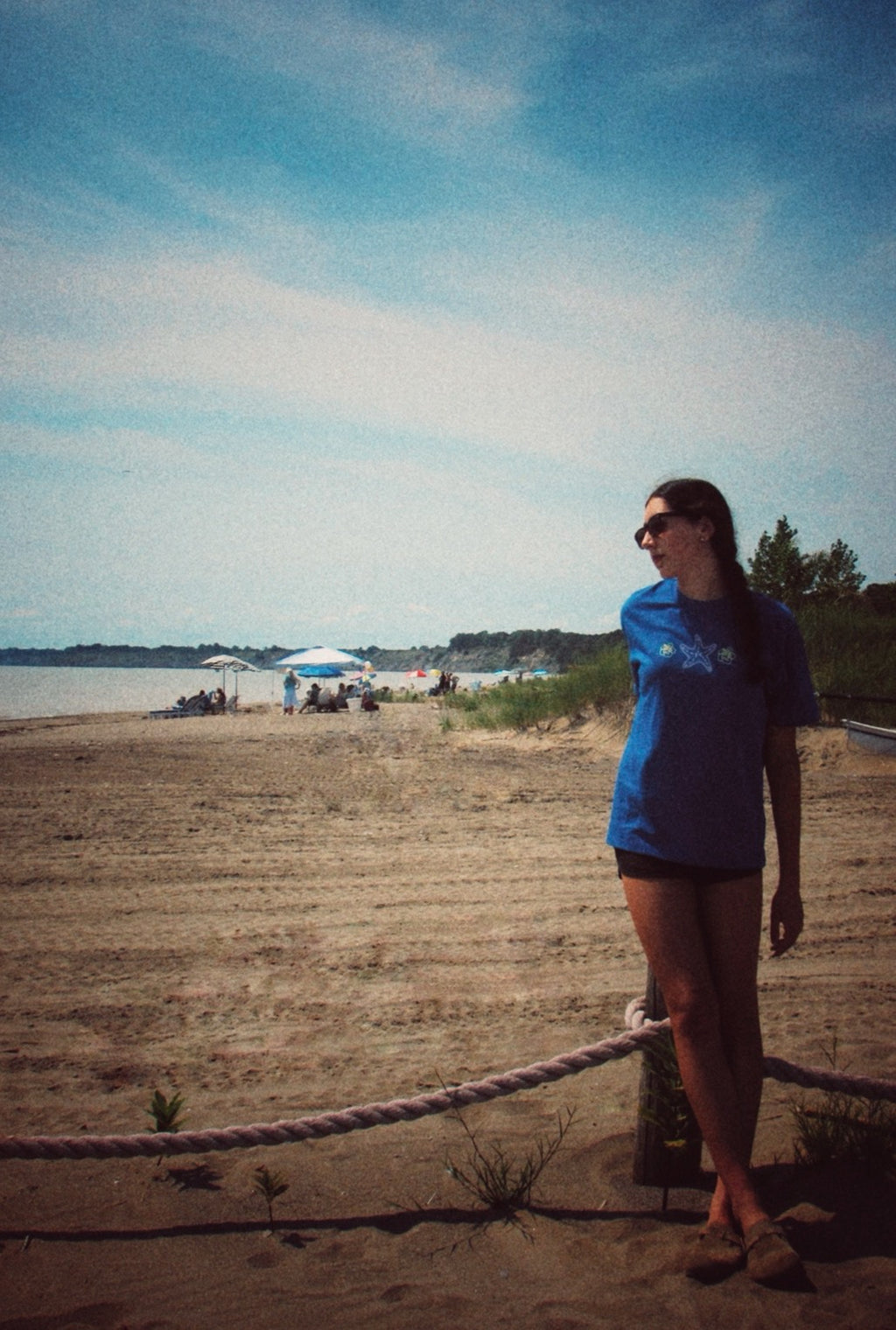 Beach days t-shirt in coastal lagoon